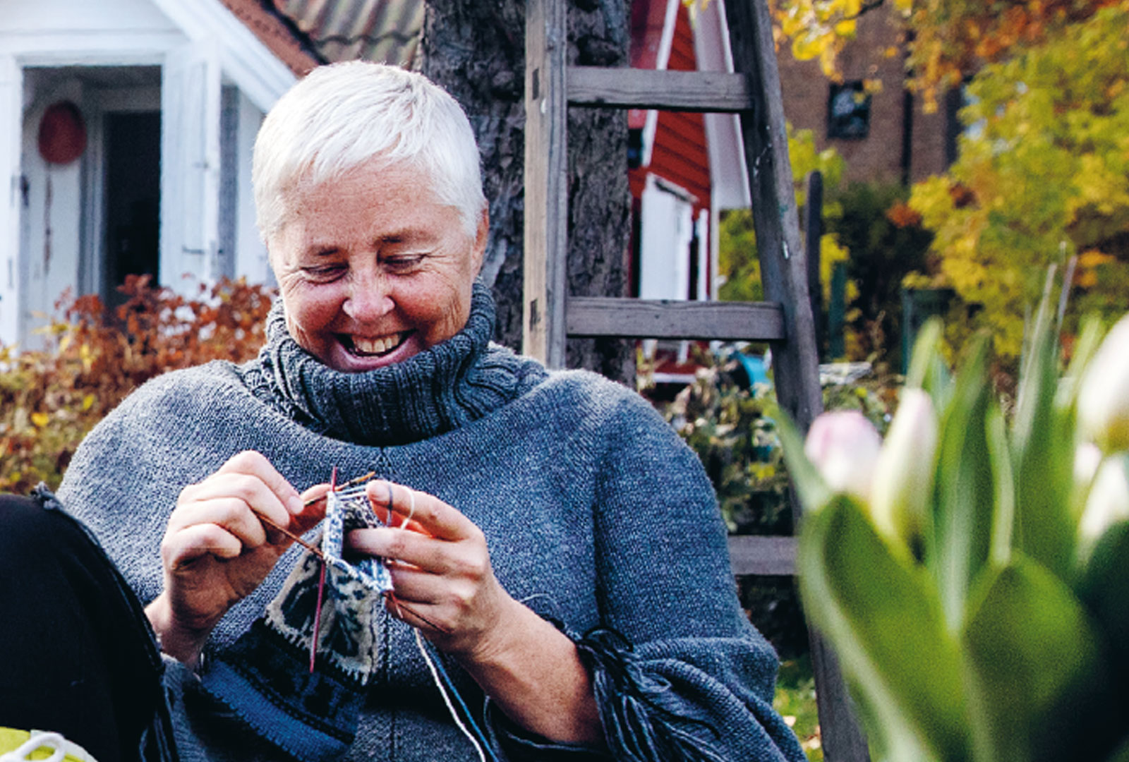 Sticka vantar med mönster på Elvis Presley, Håkan Hellström och Astrid Lindgren