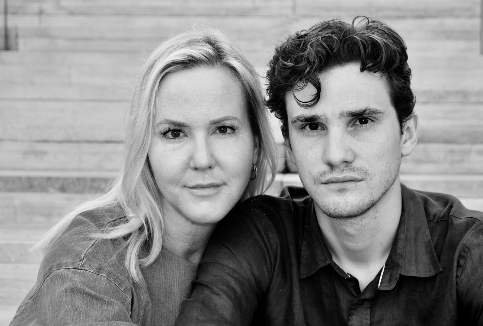 Camilla Grebe skriver tillsammans med sin son