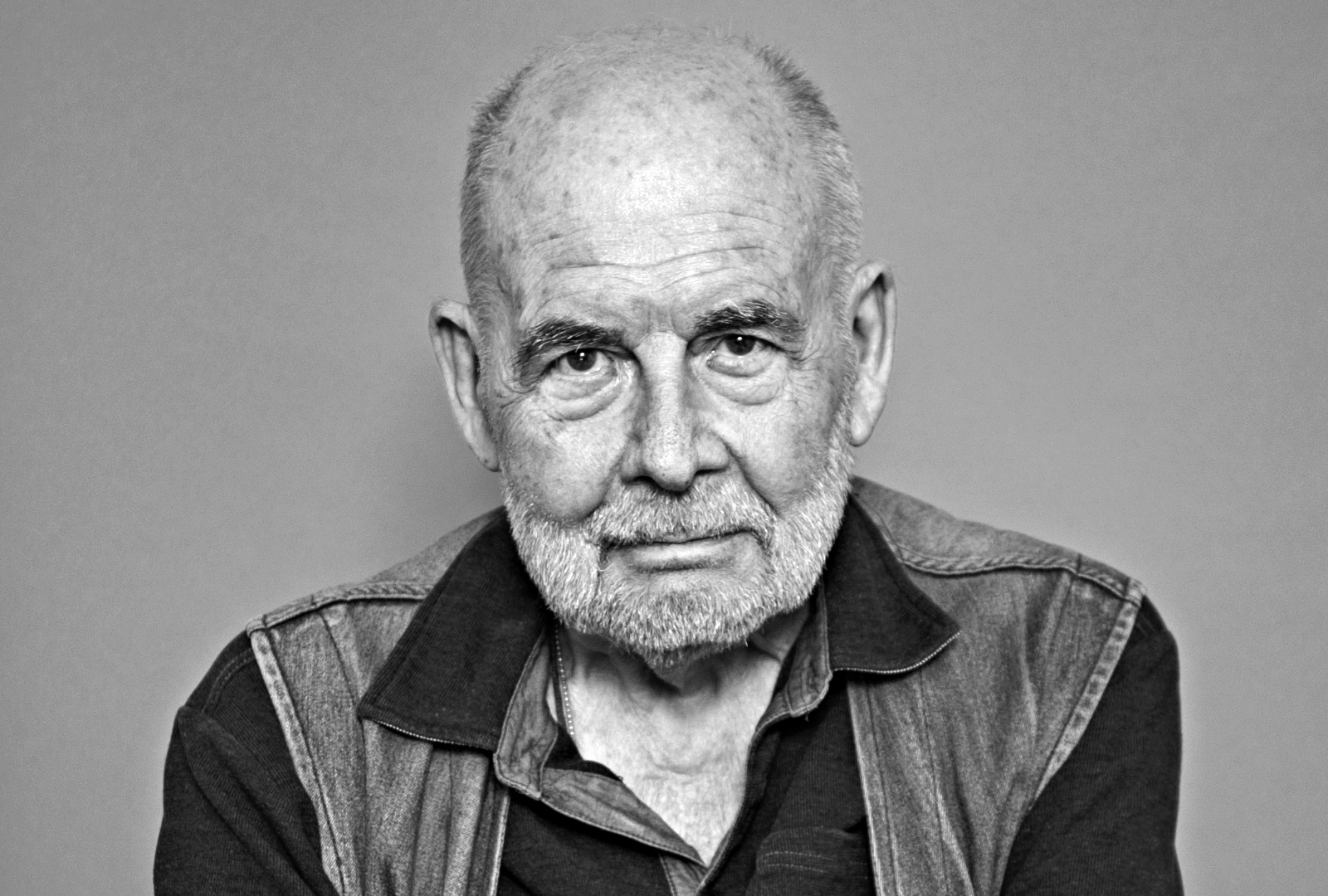 Sven Lindqvist har avlidit