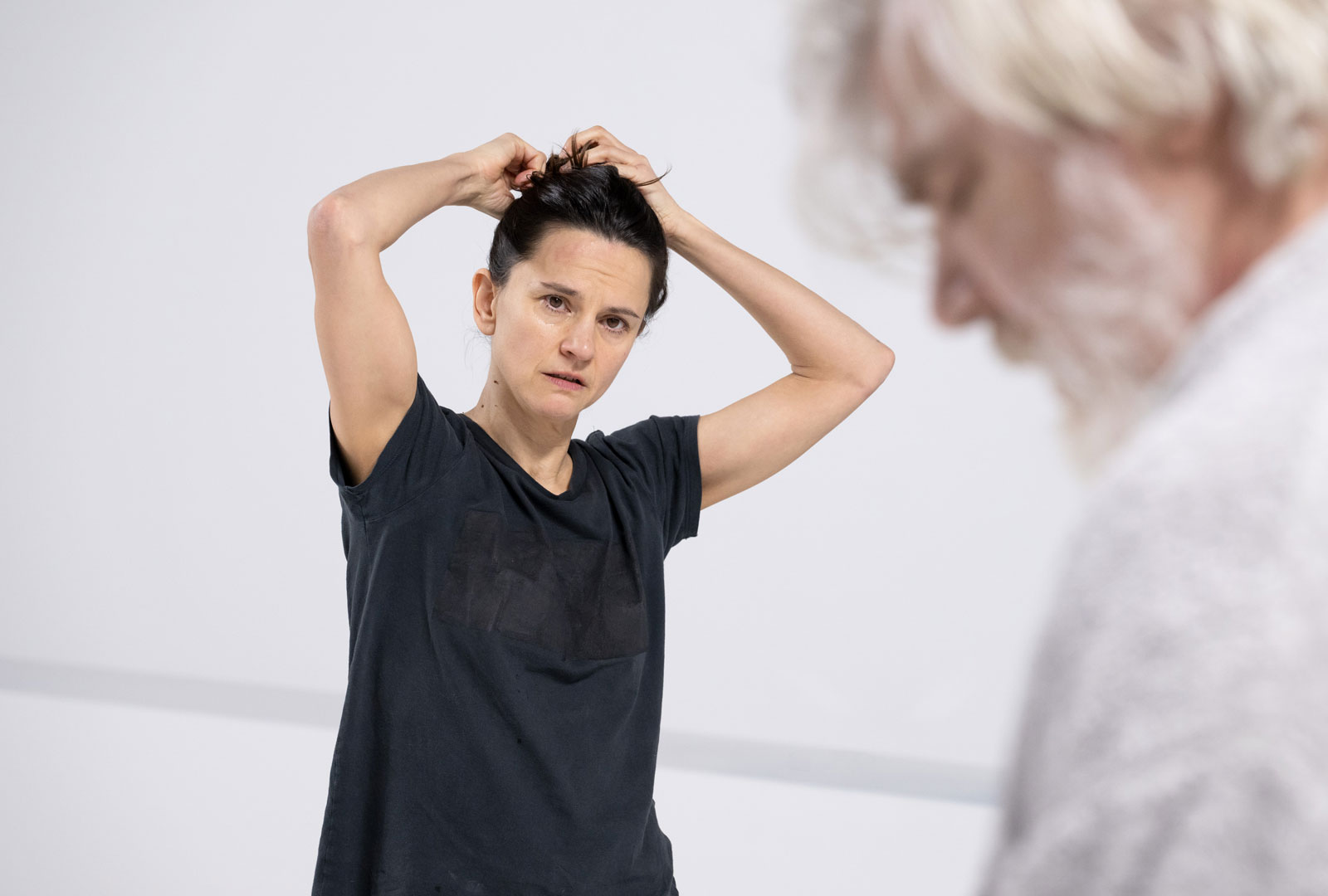 Sårad ängel – nyskriven pjäs av Sara Stridsberg nu på Dramaten