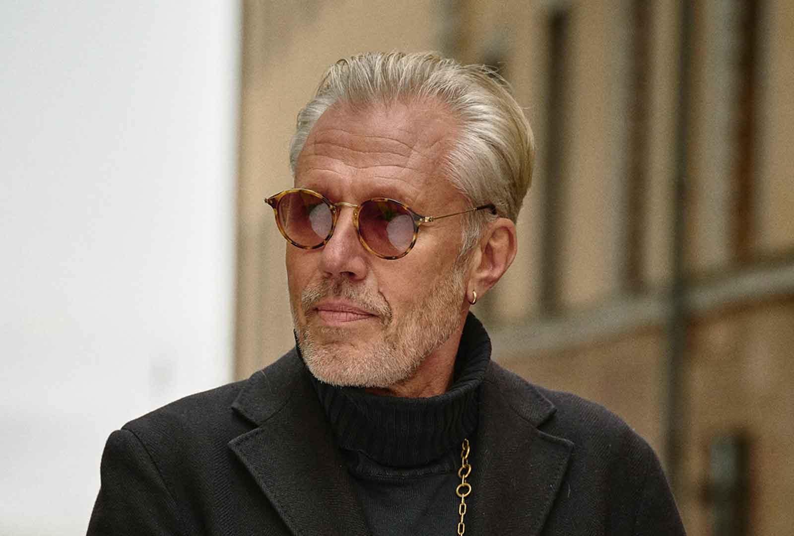 Carl-Johan Vallgren släpper album och roman om kärlek och sorg – följer upp med Sverige-turné
