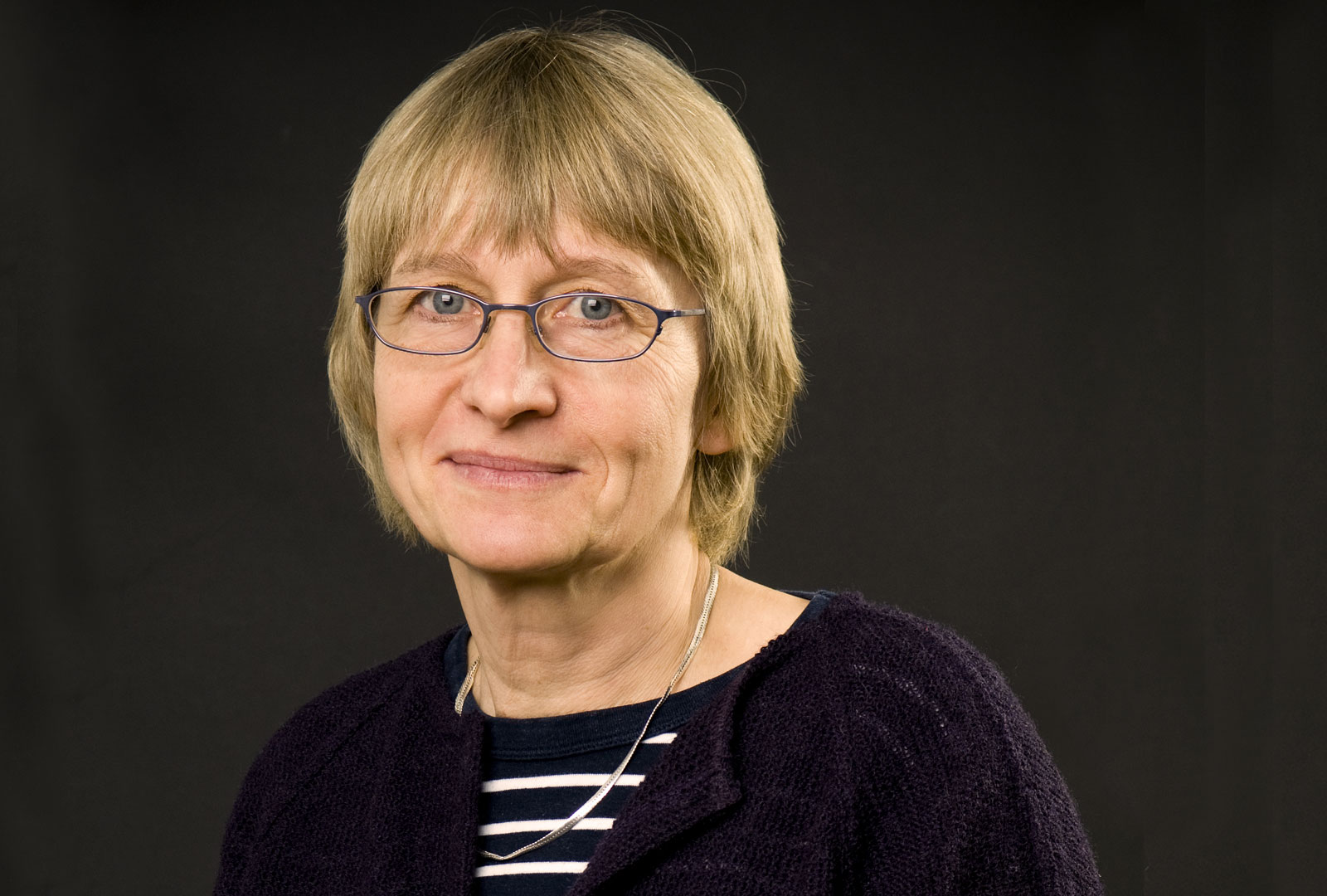 Helena Bross: "Barnböcker är inkörsporten till litteratur och läsning" 