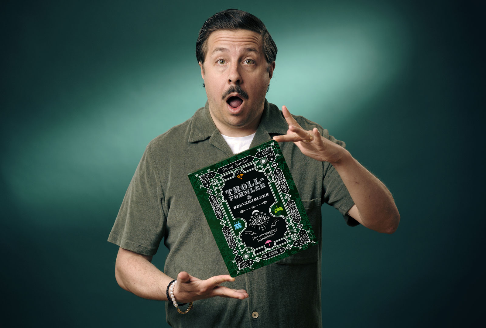 David Sundin ger ut barnbok med trollformler för vardagsbekymmer