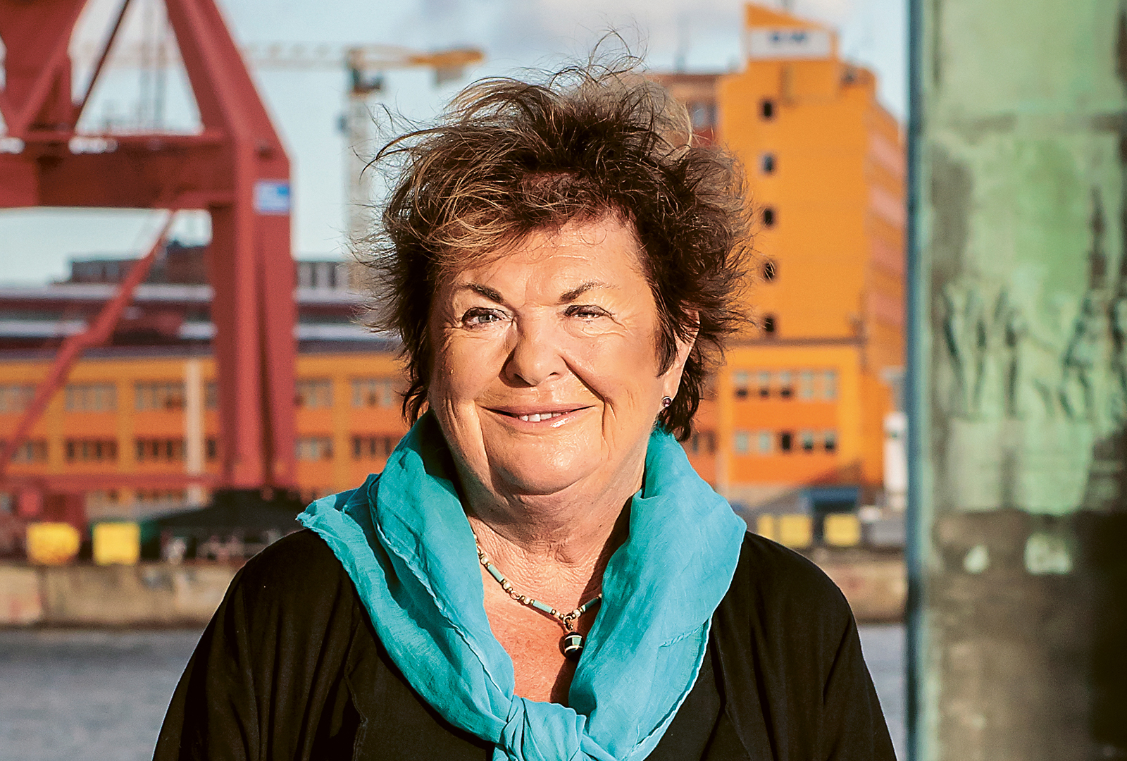 Viveca Lärn firar 75 år med att ge ut sin självbiografi: Sladdisen